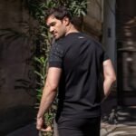 טי-שירט מעוצב של BLANK LONDON – תמונה 2