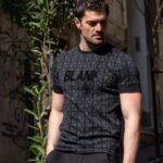 טי-שירט מעוצב של BLANK LONDON