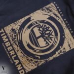 קפוצ’ון שחור עיצוב מודפס של TIMBERLAND – תמונה 6