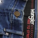⁦גינס קלאסי עם גומי במוֹתֶן WRANGLER GREENSBORO⁩ – תמונה ⁦3⁩