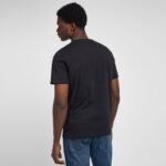 ⁦טי-שירט שחור עם הדפס לוגו LEE⁩ – תמונה ⁦2⁩