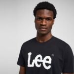 ⁦טי-שירט שחור עם הדפס לוגו LEE⁩ – תמונה ⁦5⁩