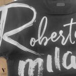 ⁦טי שירט בעיצוב בגב של ROBERTO VINO⁩ – תמונה ⁦7⁩