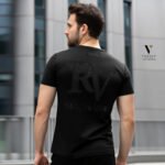 ⁦טי שירט שחור מעוצב ריקמה של ROBERTO VINO⁩ – תמונה ⁦2⁩