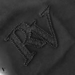 ⁦טי שירט שחור מעוצב ריקמה של ROBERTO VINO⁩ – תמונה ⁦5⁩