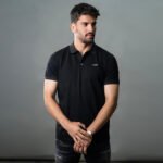 פולו קצר שחור מבד סריג של VALERIO