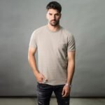 ⁦טי-שירט מעוצבת מבד סריג של VALERIO⁩ – תמונה ⁦4⁩