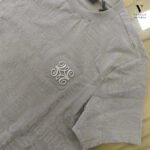 ⁦טי-שירט מעוצבת מבד סריג של VALERIO⁩ – תמונה ⁦5⁩