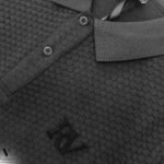 ⁦פולו קצר שחור מבד סריג של ROBERTO VINO⁩ – תמונה ⁦4⁩