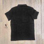 ⁦פולו קצר שחור מבד סריג של ROBERTO VINO⁩ – תמונה ⁦3⁩