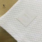 ⁦פולו קצר לבן מבד סריג של ROBERTO VINO⁩ – תמונה ⁦7⁩