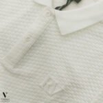 ⁦פולו קצר לבן מבד סריג של ROBERTO VINO⁩ – תמונה ⁦5⁩