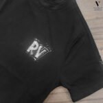 ⁦טי שירט שחור עיצוב מודפס של ROBERTO VINO⁩ – תמונה ⁦6⁩