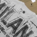 ⁦טי שירט לבן עיצוב מודפס של ROBERTO VINO⁩ – תמונה ⁦7⁩