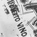 ⁦טי שירט לבן עיצוב מודפס של ROBERTO VINO⁩ – תמונה ⁦8⁩