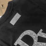 ⁦טי שירט שחור עיצוב ריקמה של ROBERTO VINO⁩ – תמונה ⁦8⁩