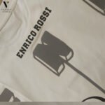 ⁦טי-שרט ביג עיצוב מודפס של ENRICO ROSSI⁩ – תמונה ⁦10⁩