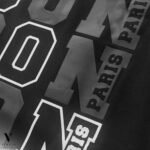 ⁦טי-שרט שחור עם עיצוב מודפס בגב של ICON PARIS⁩ – תמונה ⁦7⁩