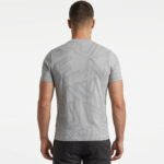 ⁦טי שירט אפור עיצוב מודפס של WJEANS⁩ – תמונה ⁦2⁩