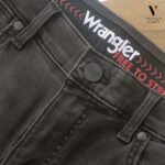 ⁦גינס קלאסי עם גומי במוֹתֶן Wrangler Greensboro  Raven Ash⁩ – תמונה ⁦6⁩